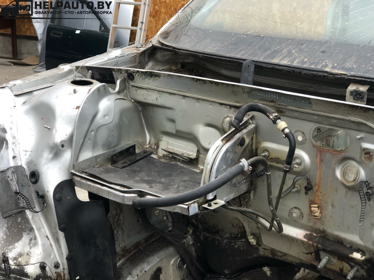 передняя часть кузова Audi 80 B3 1988, 1.9 л., 1Y, дизель, МКПП, серебро, седан, передний привод - фото №1