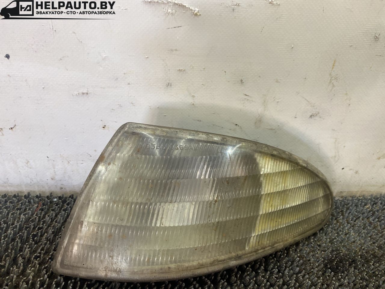 поворотник левый Ford Mondeo 2 поколение 1998, 1.8 л., дизель, МКПП, синий, хетчбэк 5 дв., передний привод - фото №1
