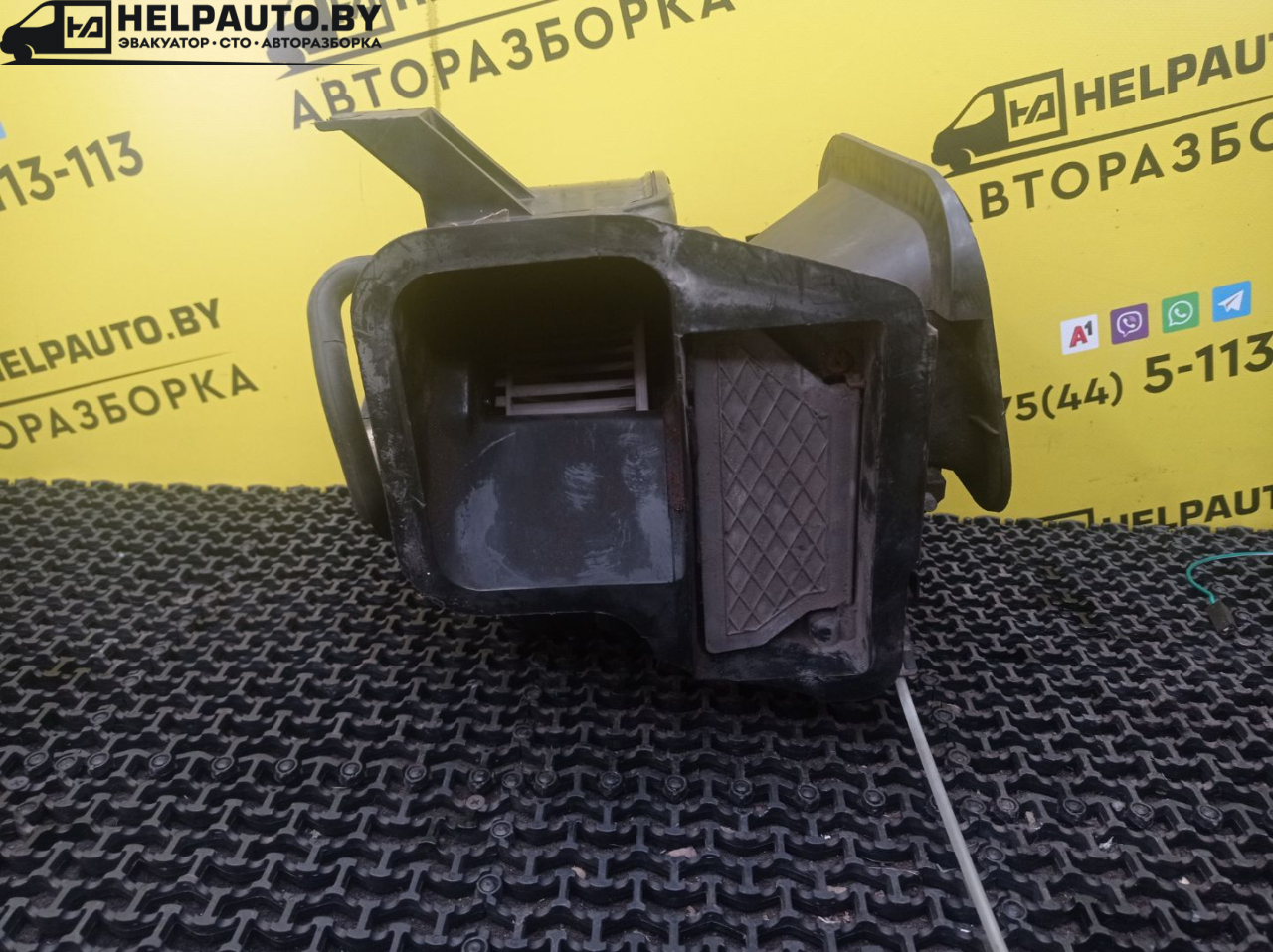 корпус отопителя (печки) Nissan Bluebird U12 1989, универсал, передний привод - фото №1