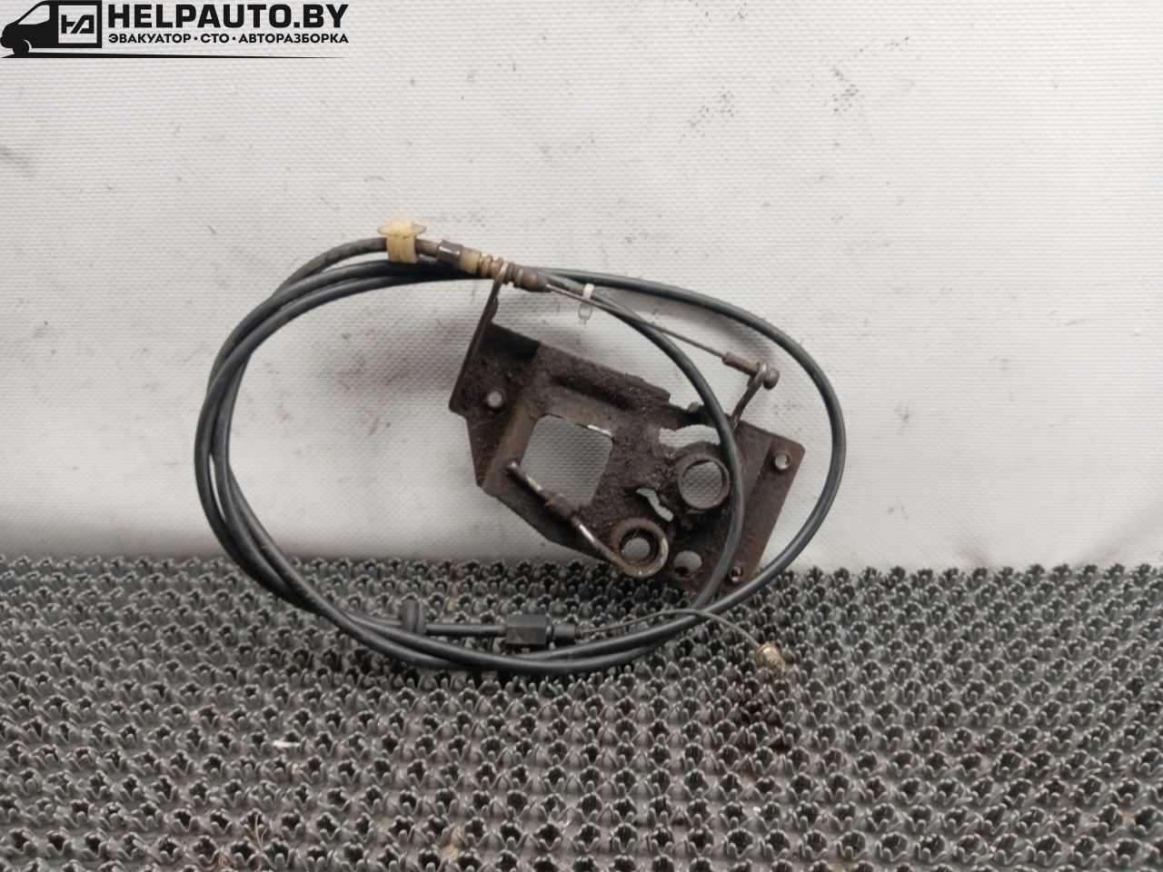замок капота Fiat Palio 1 поколение 1998, 1.2 л., бензин, МКПП, черный, универсал, передний привод - фото №1