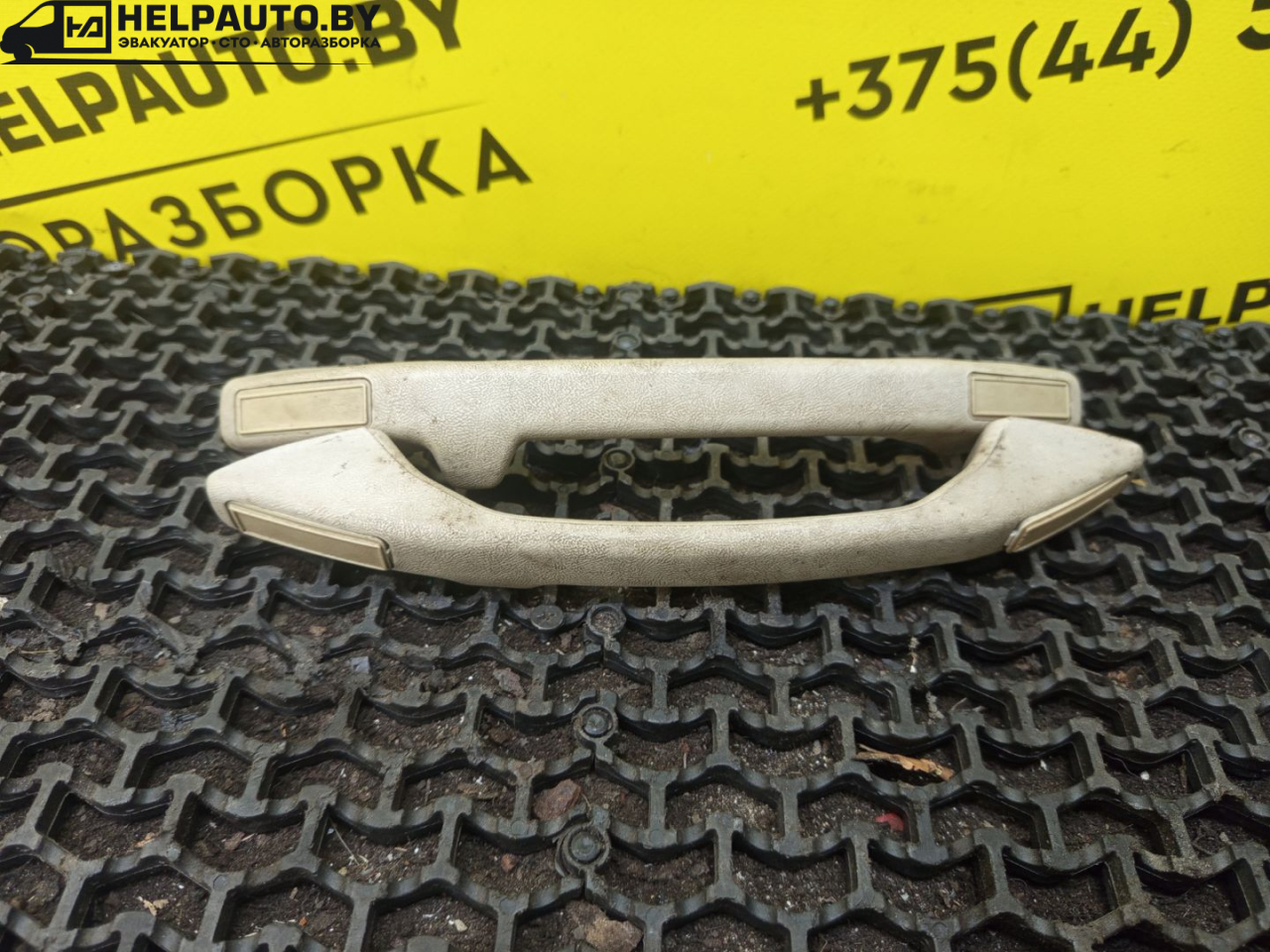 ручка внутренняя потолочная Audi 80 B3 1988, 1.6 л., дизель, МКПП, седан, передний привод - фото №1