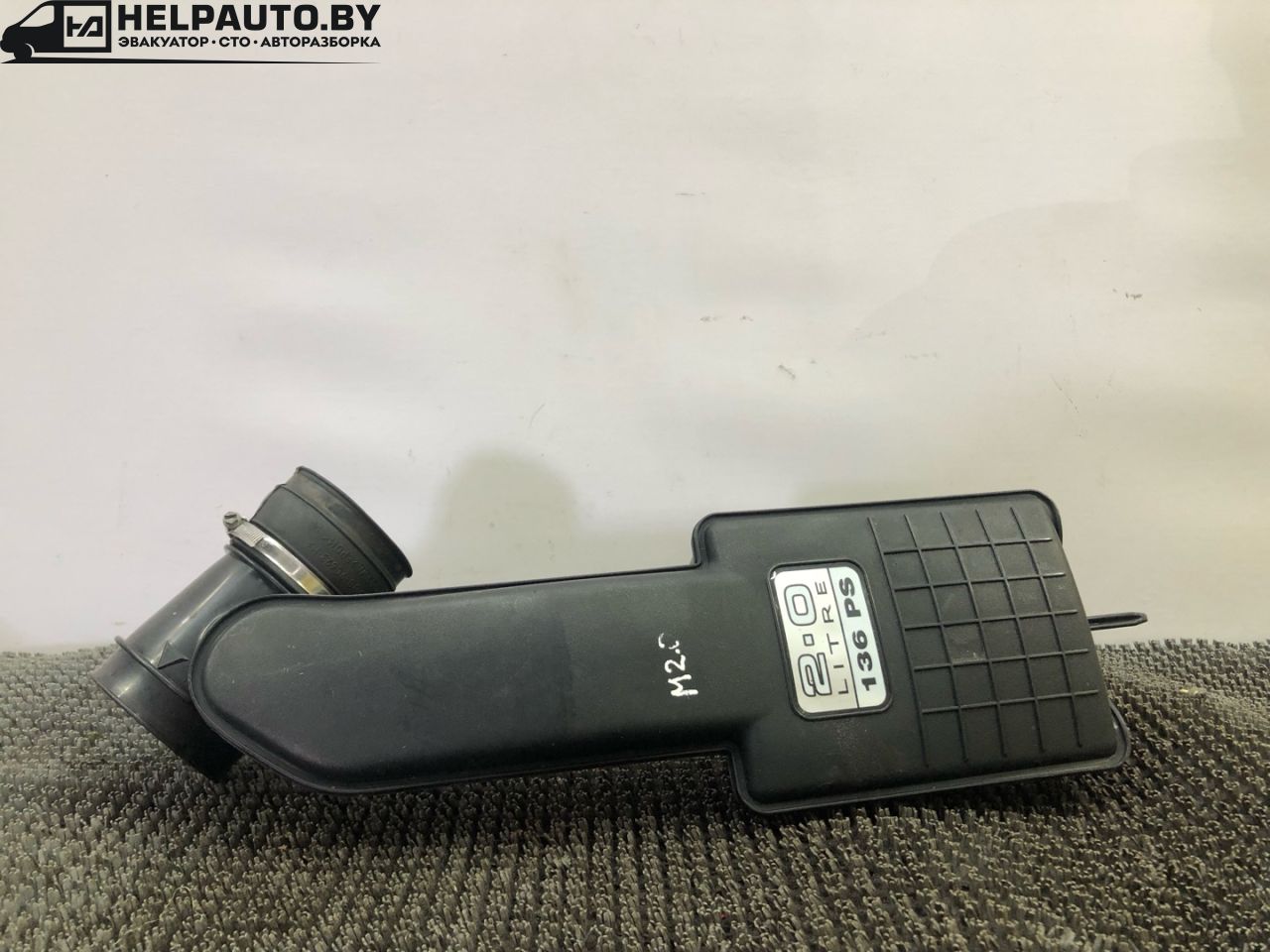 воздуховод Ford Mondeo 1 поколение 1996, 2.0 л., бензин, МКПП, серебристый, седан, передний привод - фото №1