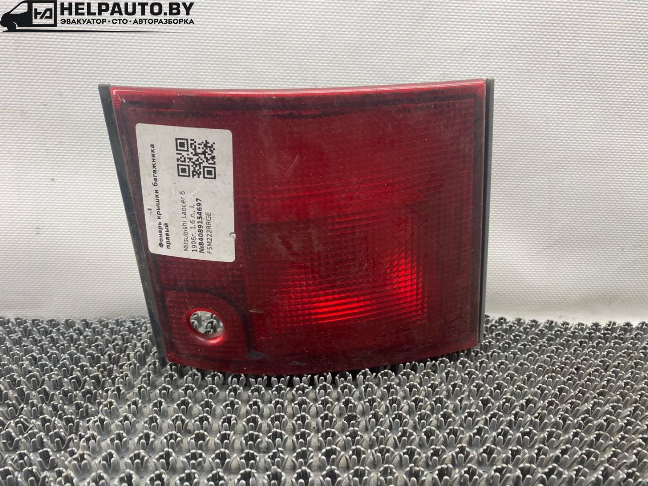 фонарь крышки багажника правый Mitsubishi Lancer 6 поколение 1996, 1.6 л., i, бензин, МКПП, седан, F5M222RRGE - фото №1