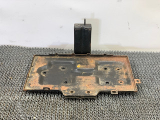 полка аккумулятора Kia Sorento 1 поколение 2004, 2.5 л., CRDi, D4CB, дизель, АКПП, серебристый, внедорожник 5 дв., полный подключаемый привод