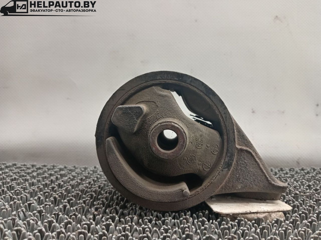 подушка крепления двигателя Mazda MX-3 1 поколение 1997, 1.6 л., i, бензин, 5МКПП, купе, передний привод, B6, BF, P5 - фото №1