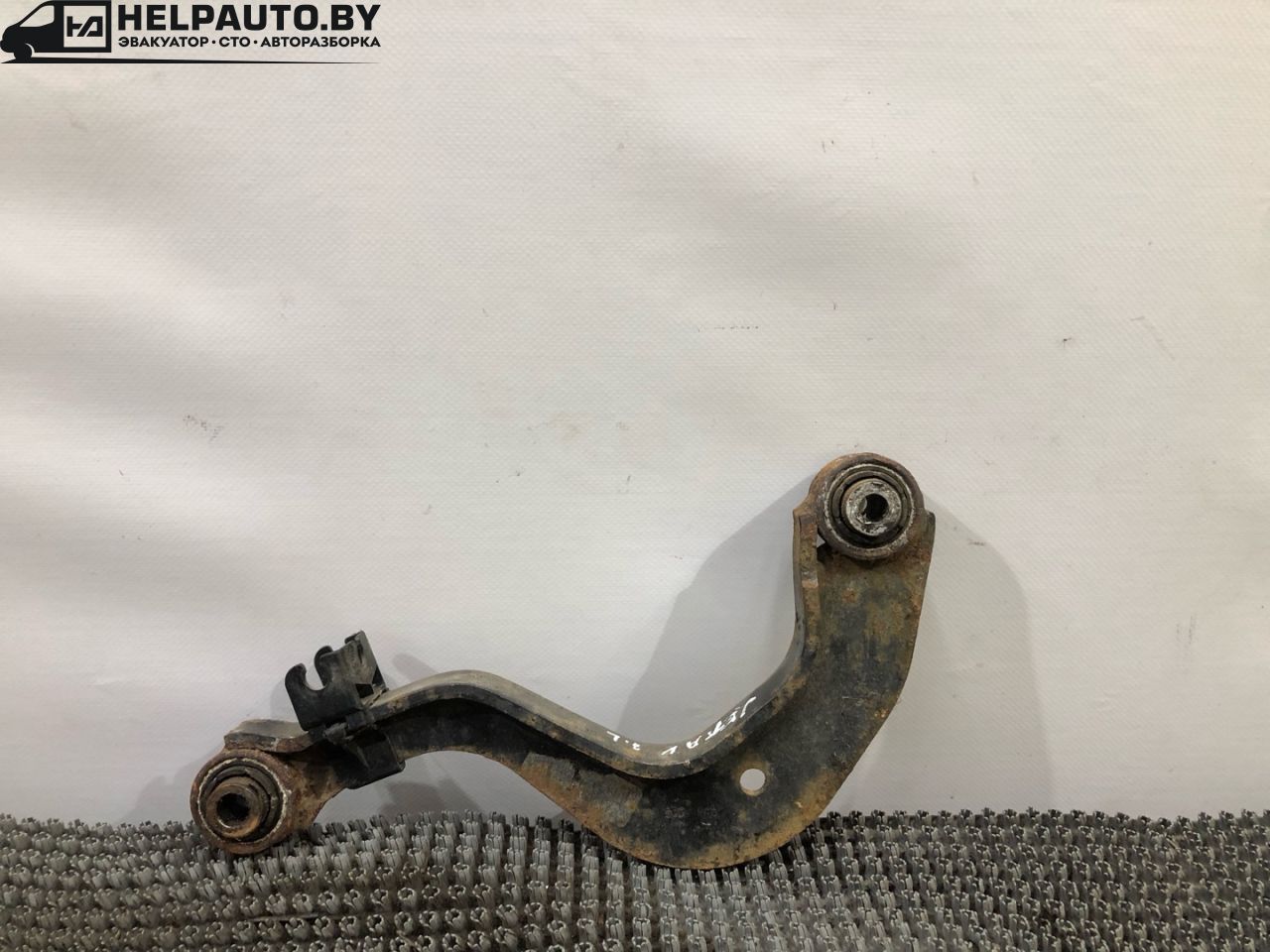 рычаг задний нижний Volkswagen Jetta 5 поколение 2010, 1.6 л., BSE, бензин, 5МКПП, синий, седан, передний привод - фото №1