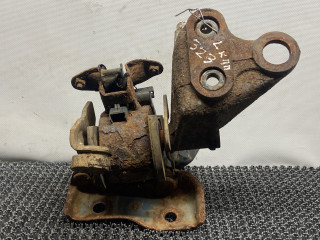 подушка крепления КПП Mazda 323 6 поколение 1998, 2.0 л., дизель, МКПП, синий, хетчбэк 3 дв.