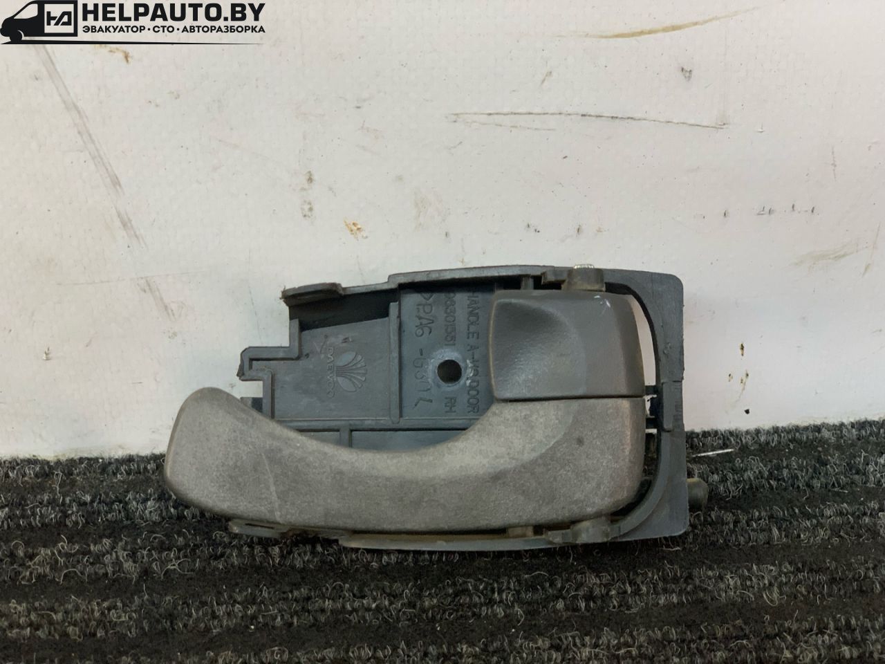 ручка внутренняя передняя правая Daewoo Nubira J100 1998, 1.6 л., бензин, МКПП, зелёный металлик, хетчбэк 5 дв., 96301551 - фото №1
