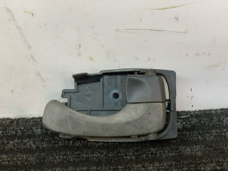 ручка внутренняя передняя правая Daewoo Nubira J100 1998, 1.6 л., бензин, МКПП, зелёный металлик, хетчбэк 5 дв., 96301551
