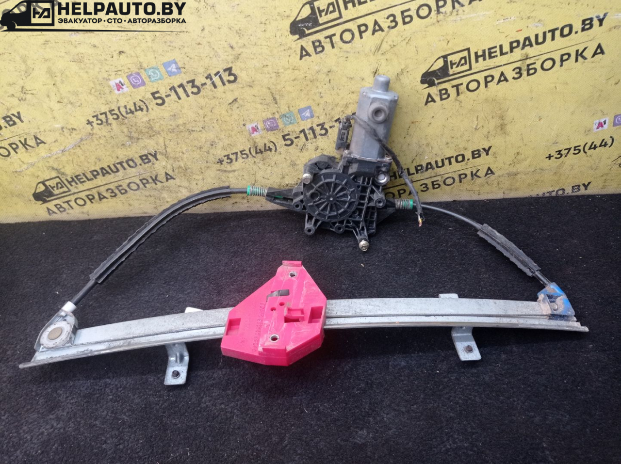 стеклоподъемник электрический передний правый Ford Mondeo 2 поколение 1998, 1.8 л., дизель, МКПП, синий, хетчбэк 5 дв., передний привод - фото №1
