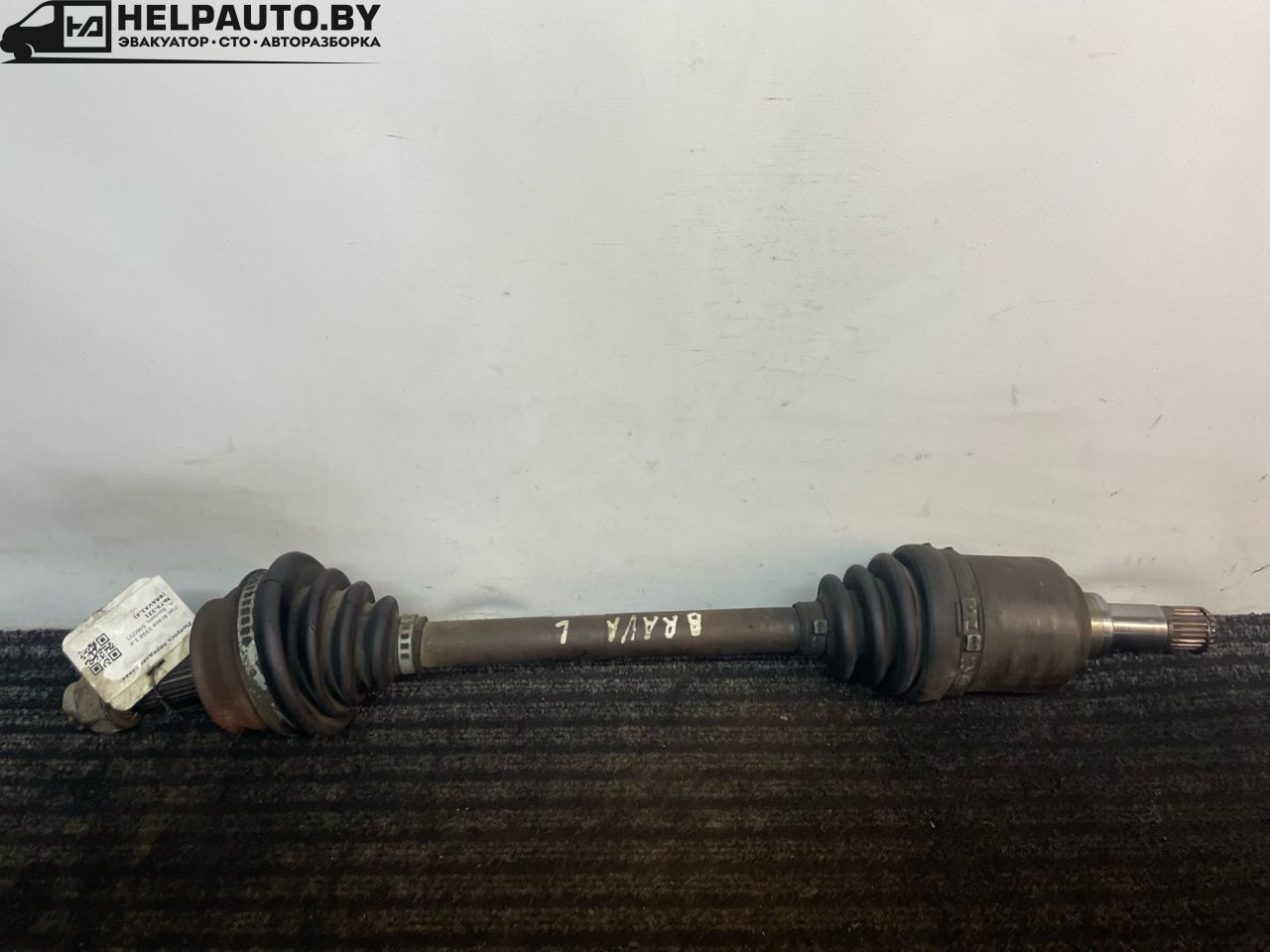 полуось передняя левая (приводной вал, ШРУС) Fiat Brava 1 поколение 1998, 1.4 л., 182 A3.000, бензин, 5МКПП, серый, хетчбэк 5 дв., передний привод - фото №1