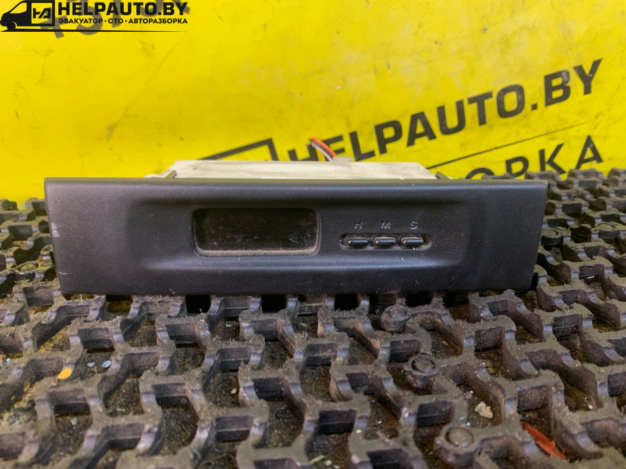 часы Suzuki Baleno 1 поколение 1998, 1.3 л., G13B, бензин, МКПП, синий, седан, передний привод - фото №1