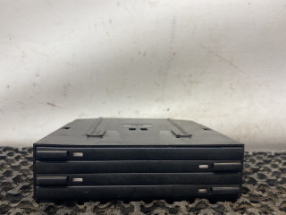 CD-чейнджер Kia Sorento 1 поколение 2003, 2.5 л., D4CB, дизель, МКПП, внедорожник 5 дв.