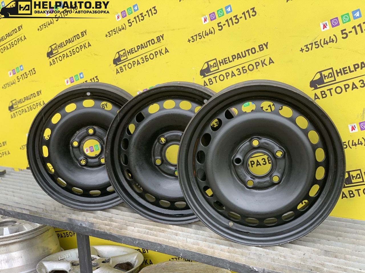 диск штампованный Audi - фото №1