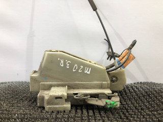 замок двери задней правой Ford Mondeo 1 поколение 1996, 2.0 л., бензин, МКПП, серебристый, седан, передний привод
