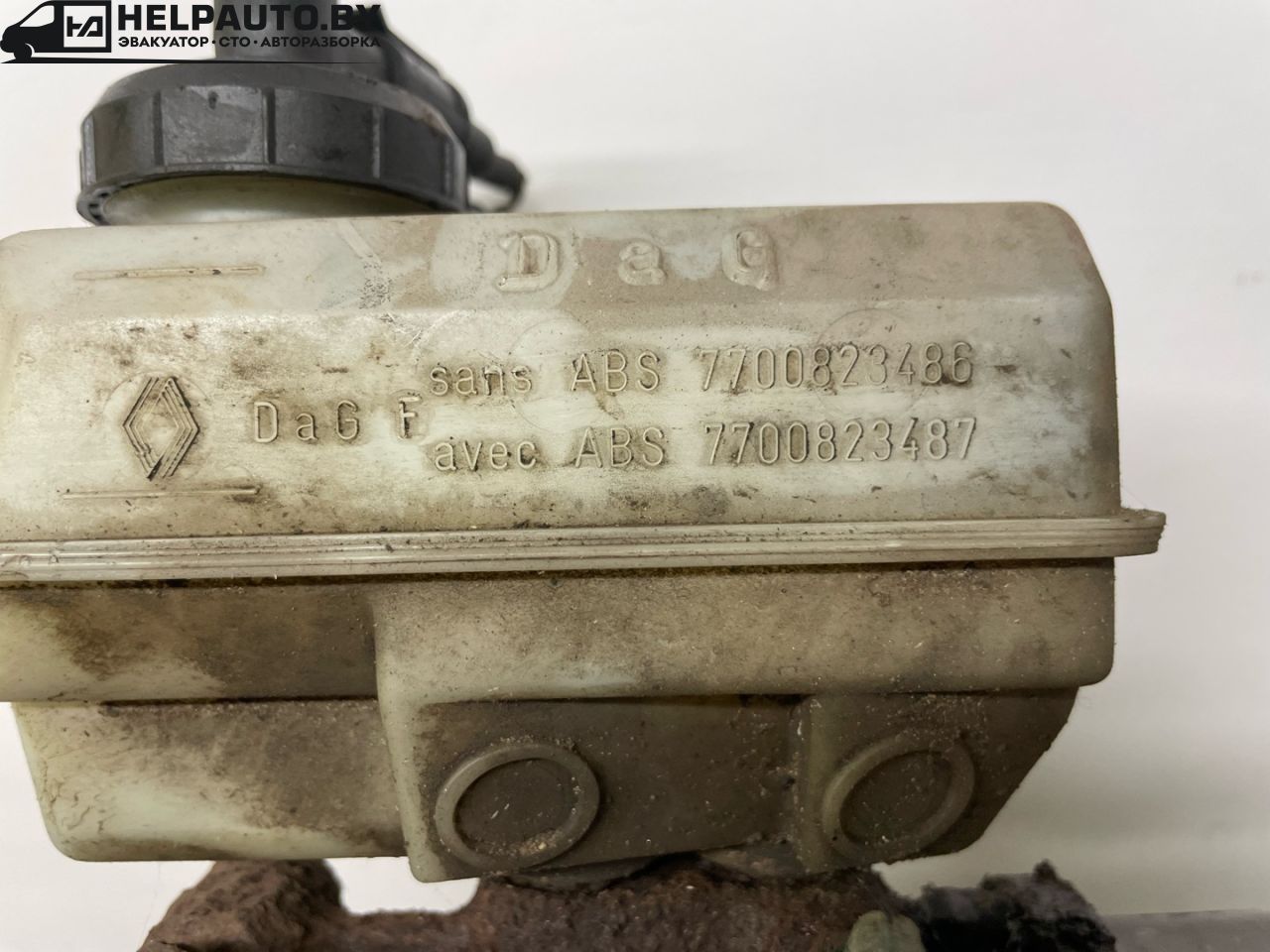цилиндр тормозной главный Renault Laguna 1 поколение 1996, 1.8 л., бензин, МКПП, хетчбэк 5 дв., F3P - фото №1