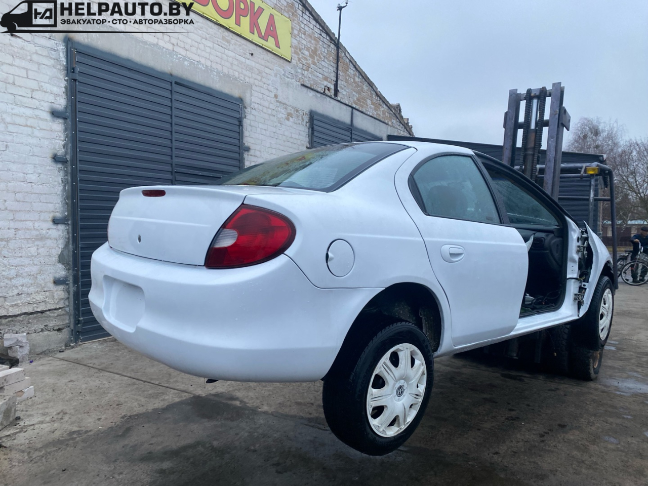 крыло заднее правое Dodge Neon 2 поколение 2000, 2.0 л., ECH, бензин, АКПП, белый - фото №1