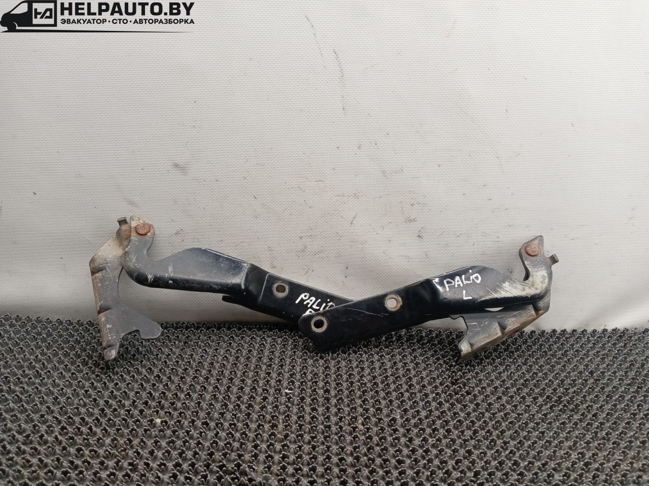 петля капота Fiat Palio 1 поколение 1998, 1.2 л., бензин, МКПП, черный, универсал, передний привод - фото №1