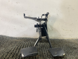 узел педальный (блок педалей) Volkswagen Polo 2 поколение 1990, 1.3 л., бензин, МКПП, синий, хетчбэк 3 дв., передний привод