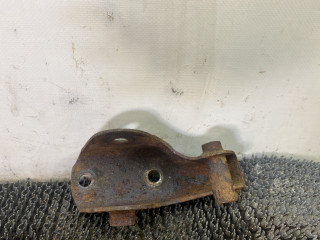 кронштейн двигателя Nissan Bluebird T12/T72 1987, 2.0 л., бензин, МКПП, бордовый, хетчбэк 5 дв., передний привод