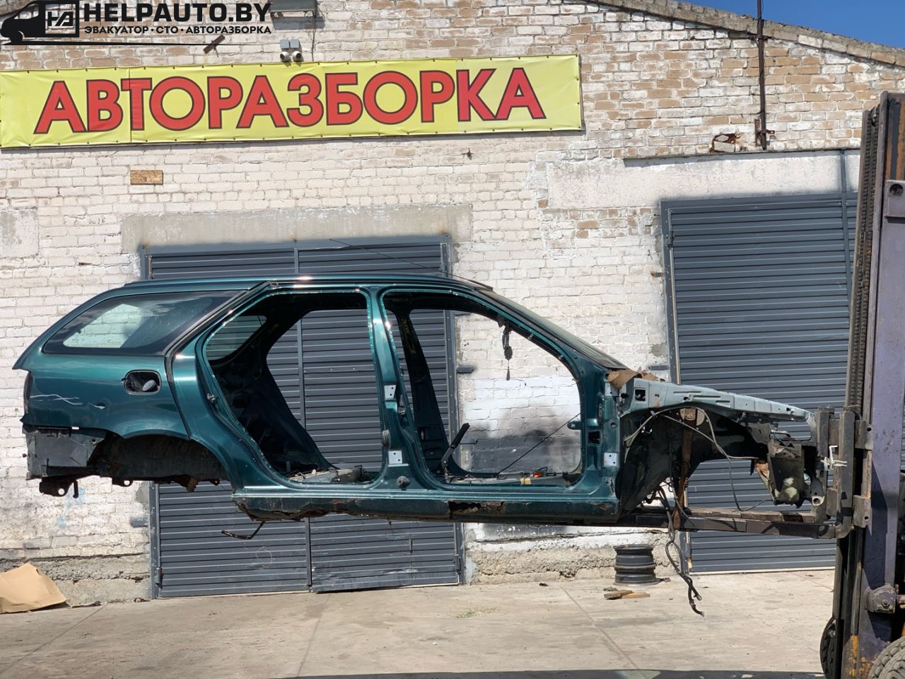 четверть передняя правая Citroen Xsara 1 поколение 1998, 1.9 л., дизель, 5МКПП, зеленый, универсал - фото №1