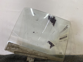 стекло двери передней левой Volkswagen Polo 2 поколение 1990, 1.3 л., бензин, МКПП, синий, хетчбэк 3 дв., передний привод