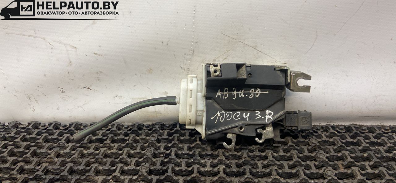 замок двери задней правой Audi 100 4A/C4 1992, 2.3 л., NF, бензин, МКПП, синий, седан - фото №1