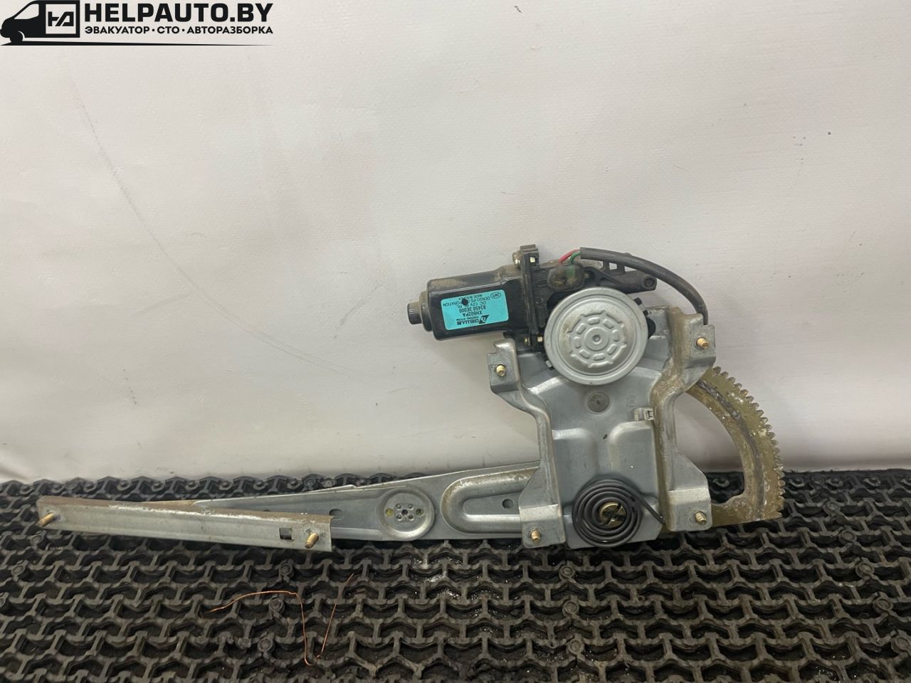 стеклоподъемник электрический задний левый Kia Sorento 1 поколение 2004, 2.5 л., CRDi, D4CB, дизель, АКПП, серебристый, внедорожник 5 дв., полный подключаемый привод - фото №1