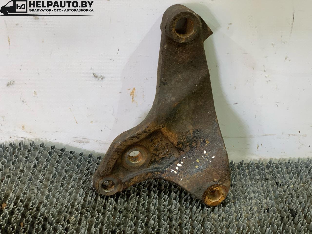 кронштейн двигателя Mazda 626 GF 1997, 2.0 л., дизель, МКПП, зелёный, седан, передний привод - фото №1