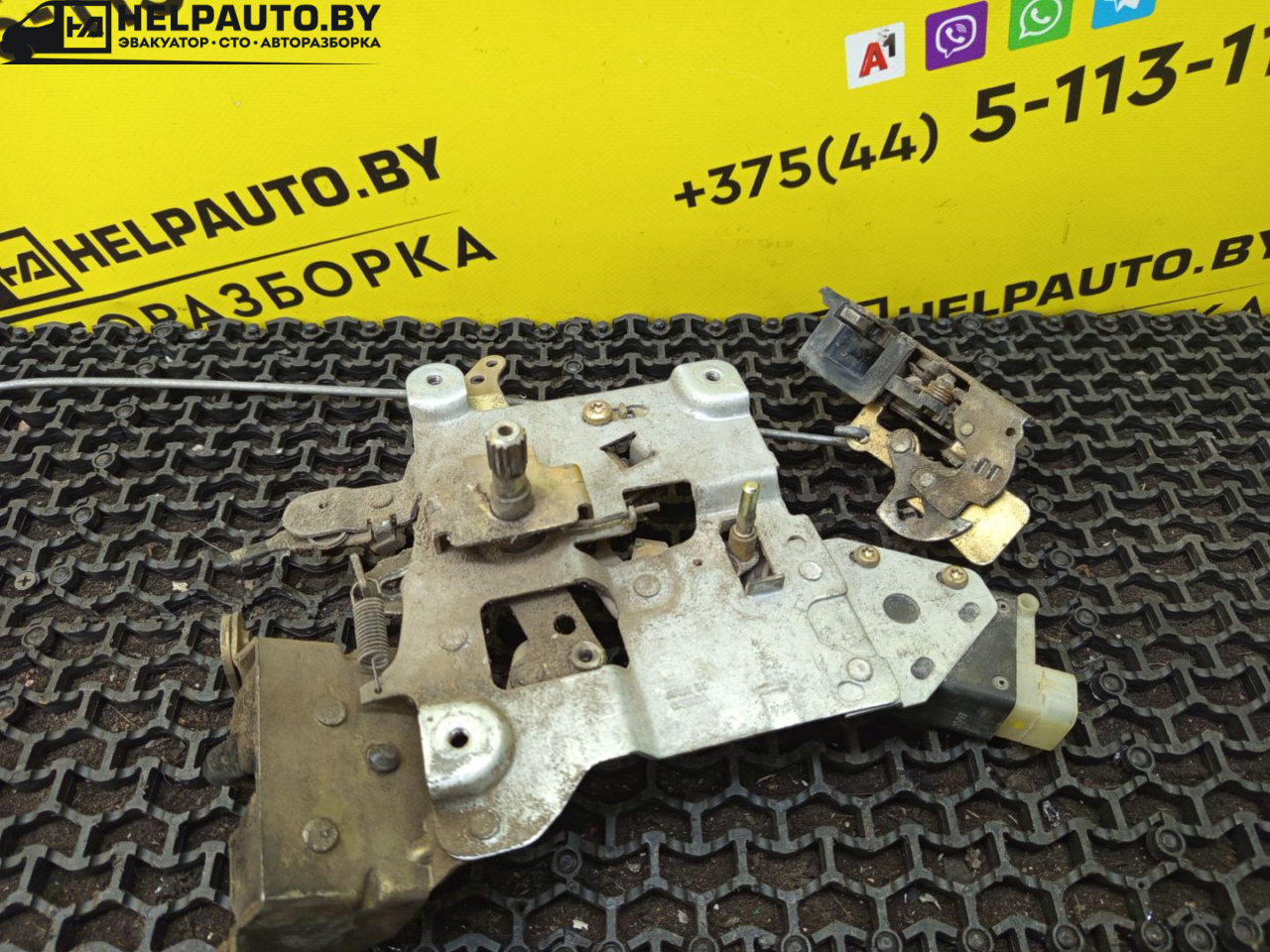 замок двери сдвижной Opel Sintra 1 поколение 1999, 2.2 л., X 22 XE, бензин, 5МКПП, зеленый, минивэн - фото №1