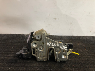 замок двери передней правой Mercedes-Benz C-Класс W202/S202 1995, 2.2 л., дизель, МКПП, черный, седан, задний привод