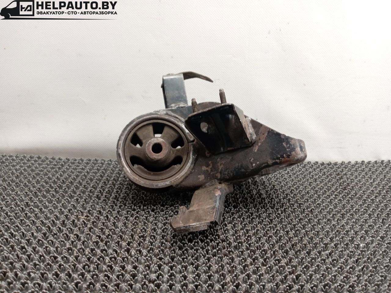 подушка крепления двигателя Mazda Xedos 6 1 поколение 1995, 2.0 л., бензин, МКПП, серый, седан, передний привод - фото №1