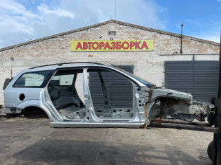 часть кузова (вырезанный элемент) Ford Focus 1 поколение [рестайлинг] 2003, 2.0 л., бензин, МКПП, серебристый, универсал, передний привод