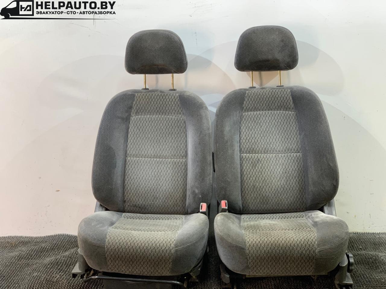 салон (комплект сидений) Hyundai Santa Fe 1 поколение (SM) 2001, 2.4 л., бензин, МКПП, черный, внедорожник 5 дв., передний привод - фото №1