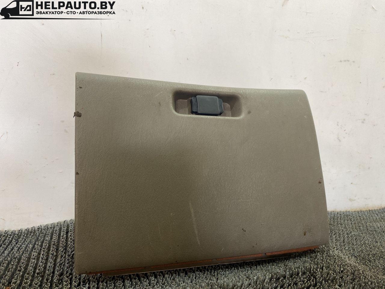 бардачок Chrysler Neon 1 поколение 1996, 2.0 л., бензин, МКПП, синий, седан, передний привод - фото №1