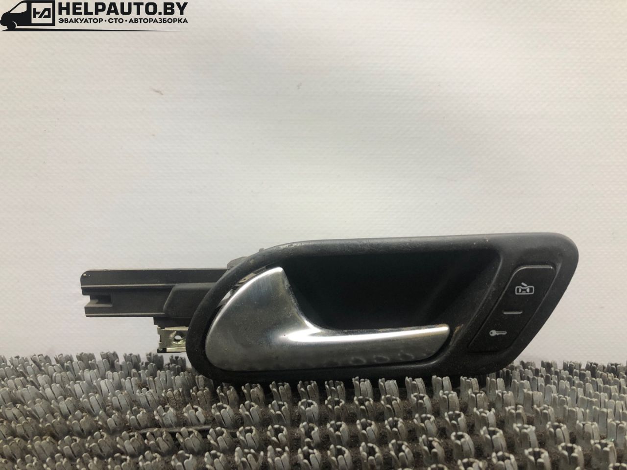 ручка внутренняя передняя левая Volkswagen Jetta 5 поколение 2010, 1.6 л., BSE, бензин, 5МКПП, синий, седан, передний привод - фото №1