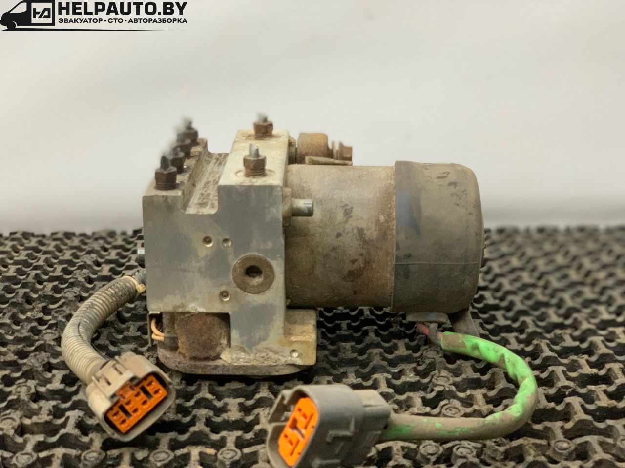 блок ABS Mazda Xedos 9 1 поколение 1996, 2.5 л., бензин, МКПП, темно синий, седан, передний привод - фото №1