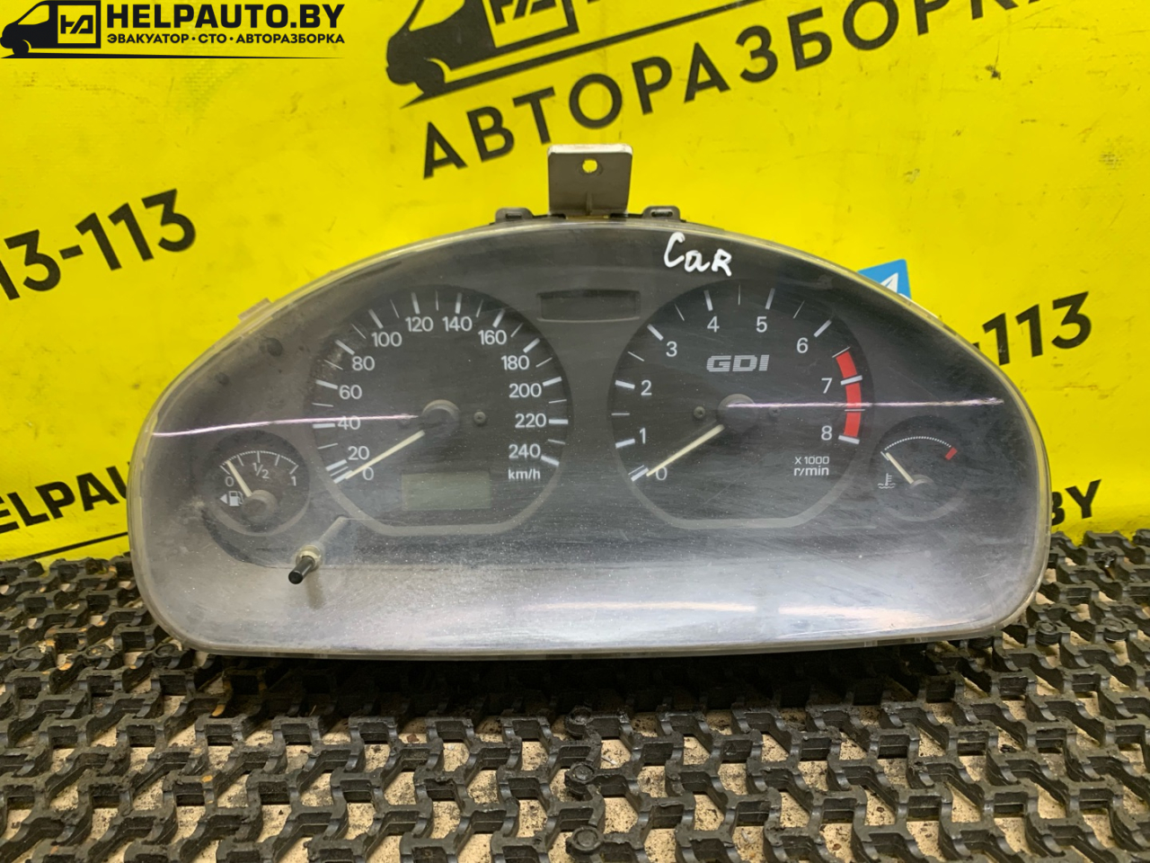 щиток приборов (приборная панель) Mitsubishi Carisma 1 поколение (1995 - 1999), 1.8 л., 4G93 (GDI), бензин, МКПП, серебро, хетчбэк 5 дв., передний привод - фото №1