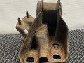 подушка крепления двигателя Mazda 626 GE 1992, 1.8 л., бензин, МКПП, красный, хетчбэк 5 дв. - фото №3