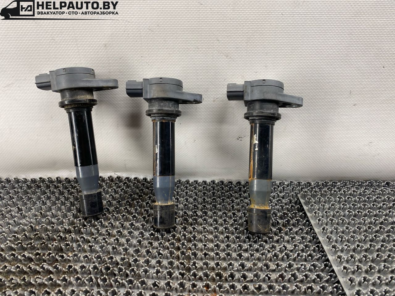 катушка зажигания Fiat Punto 2 поколение 2002, 1.8 л., 188 A6.000, бензин, МКПП, серый, хетчбэк 3 дв., передний привод - фото №1