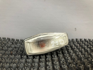 повторитель поворота на крыле Kia Sorento 1 поколение 2005, 2.5 л., дизель, МКПП, серый, полный привод