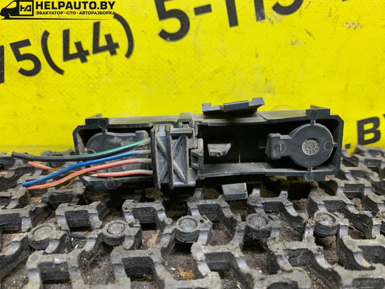 панель заднего правого фонаря Renault Laguna 1 поколение 1994, 2.0 л., F3R 200, бензин, МКПП, бордовый, хетчбэк 5 дв., передний привод - фото №1
