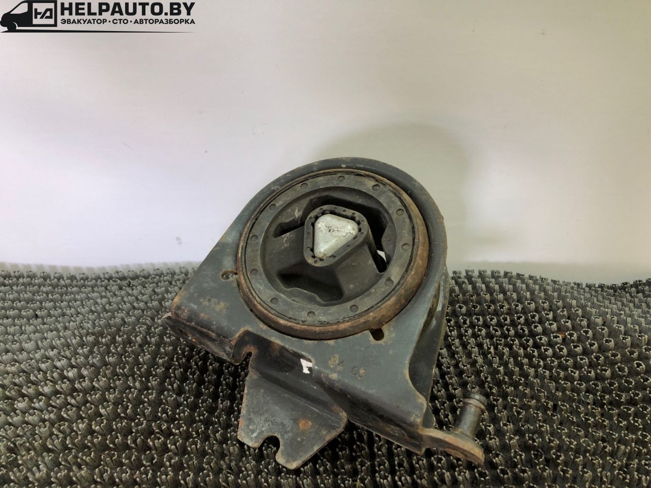 подушка крепления двигателя Dodge Caravan 3 поколение RG 1999, 2.4 л., EDZ, бензин, АКПП, темно зеленый, передний привод - фото №1