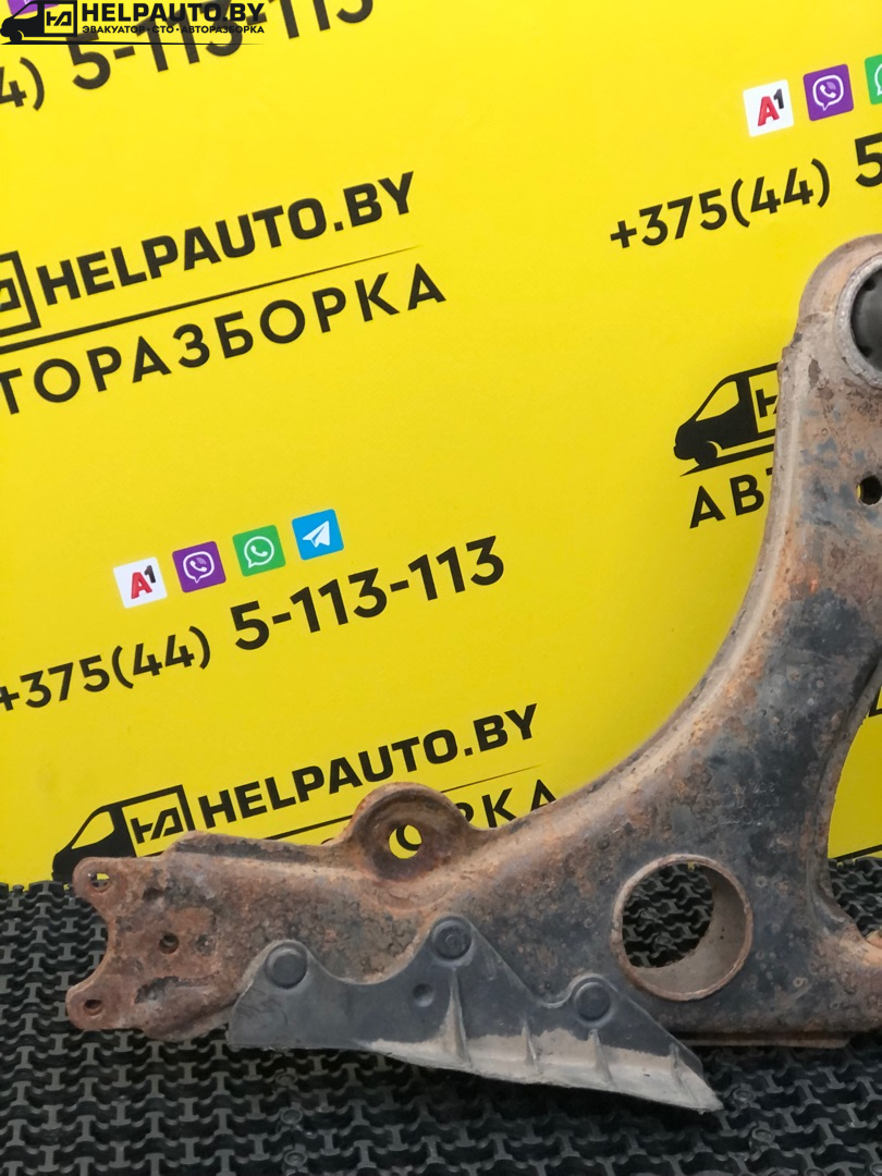рычаг передний правый Volkswagen Passat B3 1988, 1.8 л., бензин, МКПП, белый, седан, передний привод - фото №1