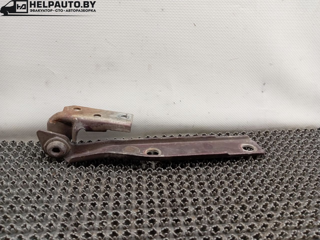 петля капота Audi 100 4A/C4 1992, 2.3 л., NF, бензин, МКПП, синий, седан - фото №1