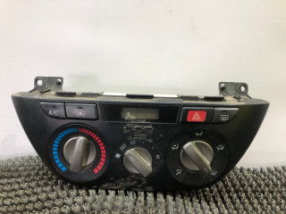 блок управления печки / климат-контроля Toyota RAV4 2 поколение (XA20) 2002, 2.0 л., дизель, МКПП, серебристый, седан