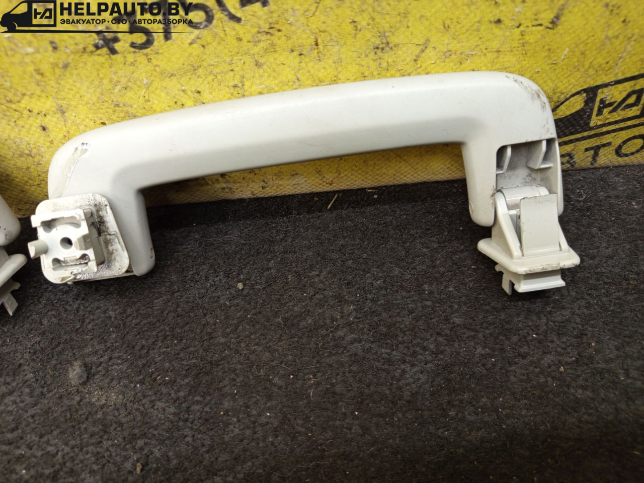 ручка внутренняя потолочная Ford Focus 2 поколение 2006, 1.6 л., HWDA, бензин, МКПП, красный, хетчбэк 5 дв., передний привод - фото №1