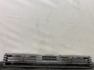 решетка радиатора Nissan Bluebird T12/T72 1987, 2.0 л., бензин, МКПП, бордовый, хетчбэк 5 дв., передний привод