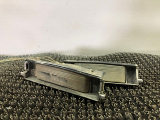 подсветка номера Toyota RAV4 2 поколение (XA20) 2002, 2.0 л., дизель, МКПП, серебристый, седан