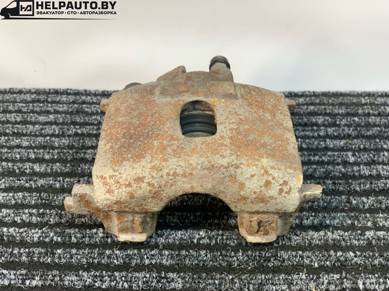 суппорт задний правый Chrysler PT Cruiser 1 поколение 2002, 2.0 л., ECC, бензин, АКПП, черный, хетчбэк 5 дв. - фото №1
